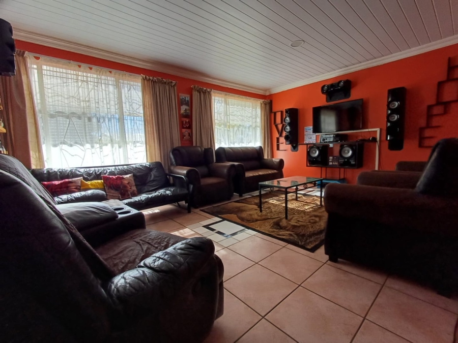 3 Bedroom Property for Sale in Roosheuwel North West